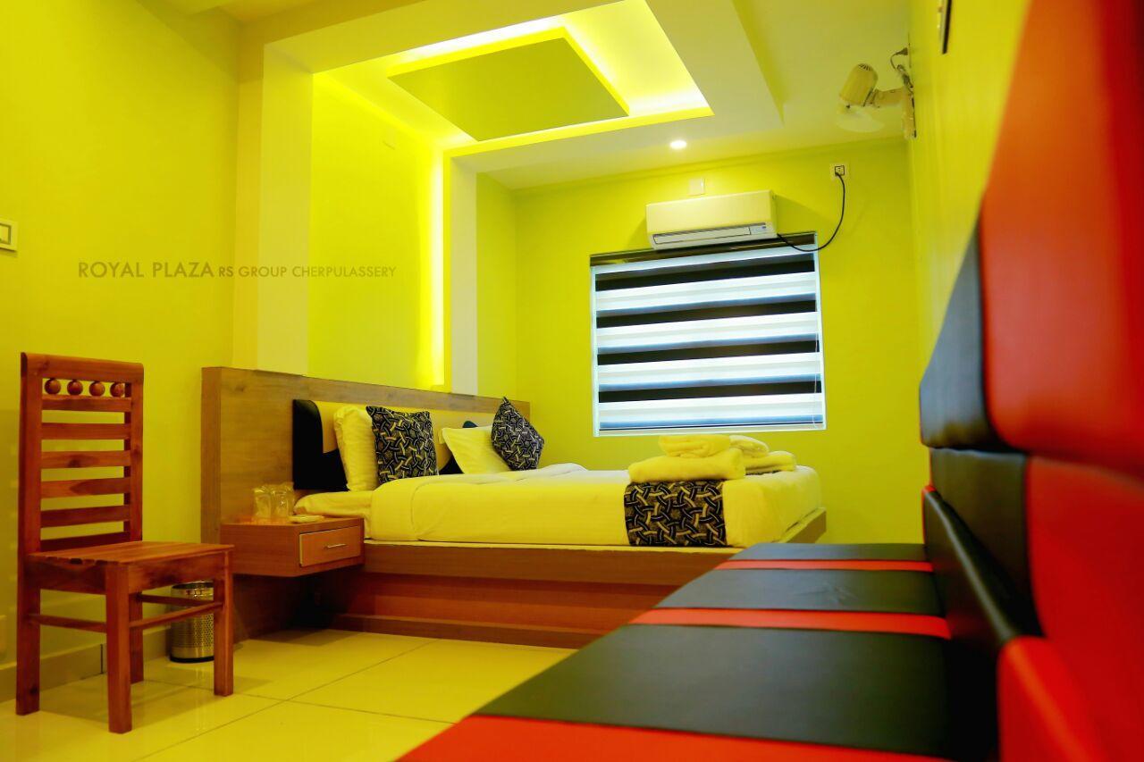 Hotel Royal Plaza Residency Cheruppulasseri Exteriér fotografie